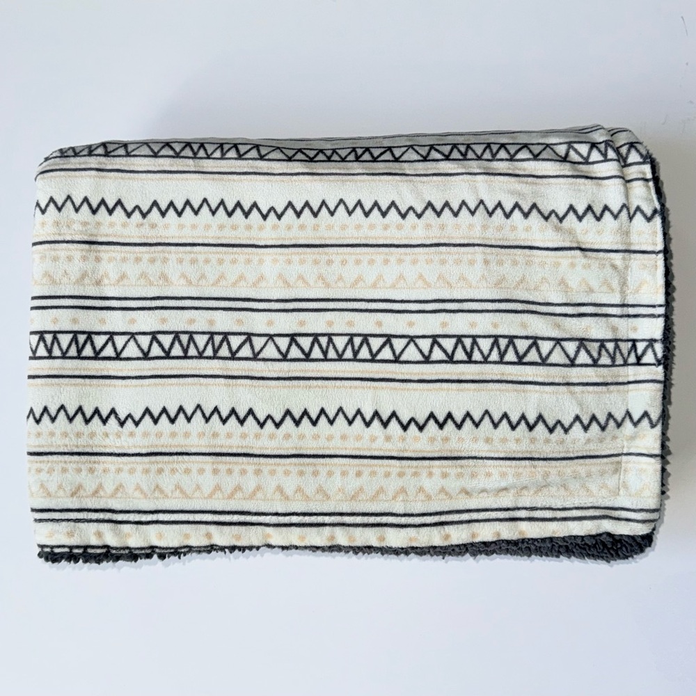 HB Hudson Baby Gray Stripes Blanket Tan White Polka Dots Triangle Zig Zag Sherpa